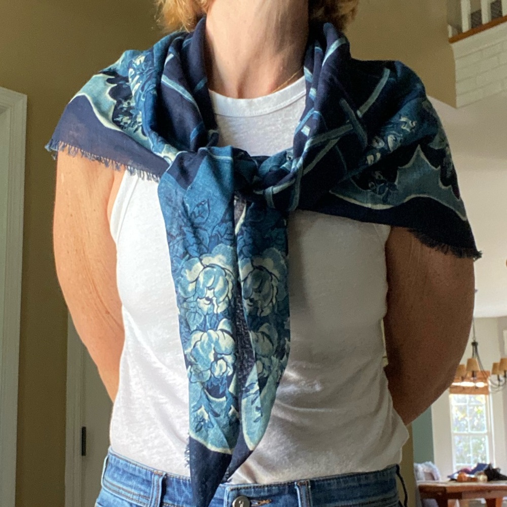 45R 45RPM Japan $348 Indigo Hand Printed Floral 42” Scarf Furoshiki NWOT - Picture 7 of 10